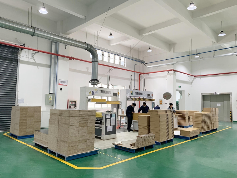 優尼科斯居家辦公用品需求量增大，訂單暴增